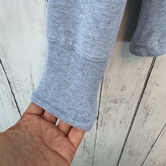 Athleta Blue Heather Clarity V-Neck Thumbholes Sweatshirt #466781 Size Medium - Picture 8 of 15